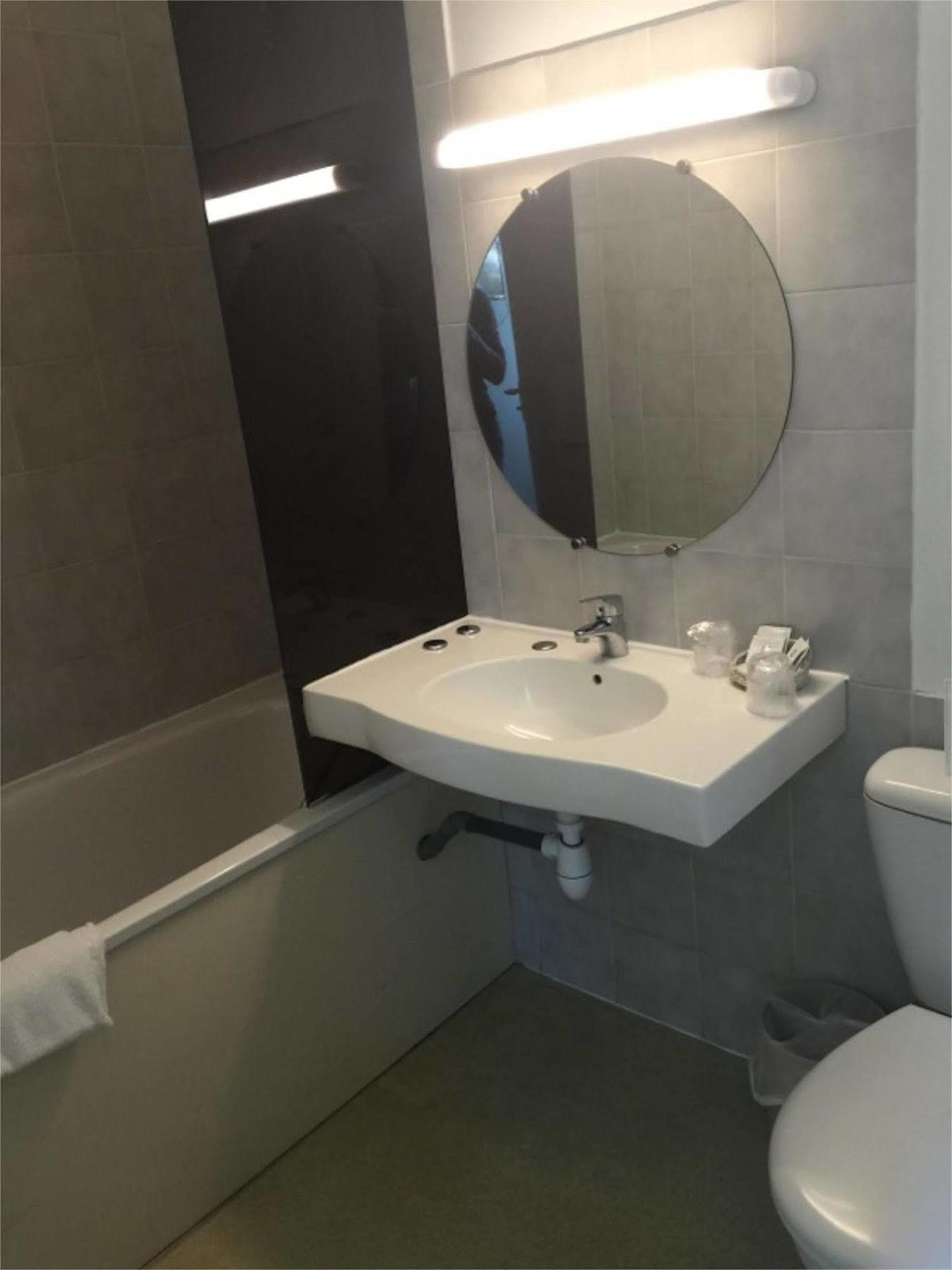 Hotel Entre 2 Mers Proche Bordeaux Carbon-Blanc Ngoại thất bức ảnh